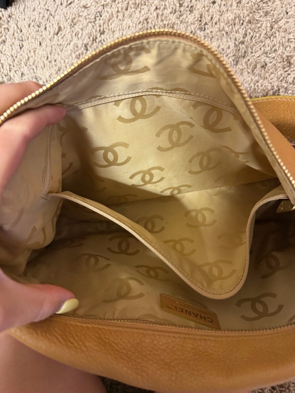 CHANEL Tan Leather Shoulder Bag with Charm Chain - Picture 6 of 12